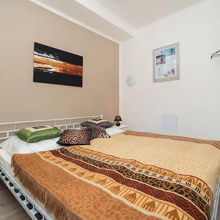 Appartement Ujezd 25